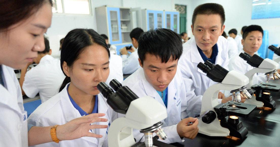 当年包分配的“定向医学生”，如今过得怎么样，过来人表示很后悔