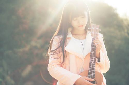 入门吉他适合哪款吉他弦,教你如何挑选一把合适的吉他