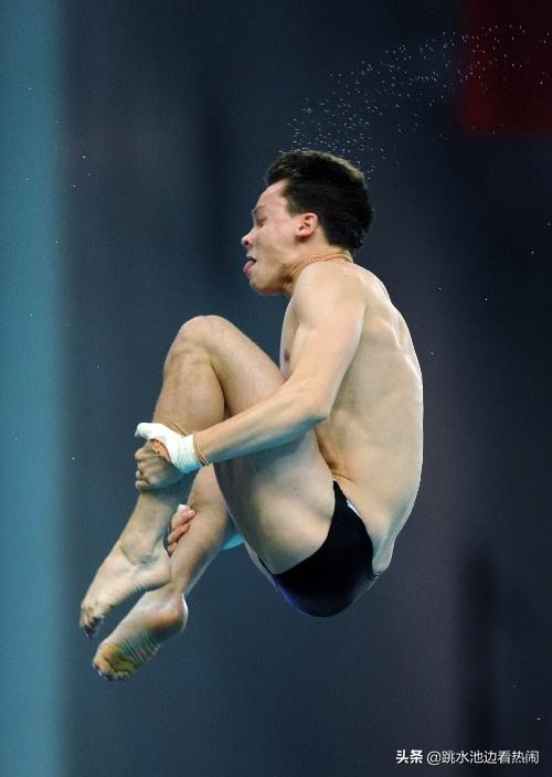 寰峰浗璺虫按闃熷憳瑙嗛,寰峰浗璺虫按鑰佸皢閾滅墝