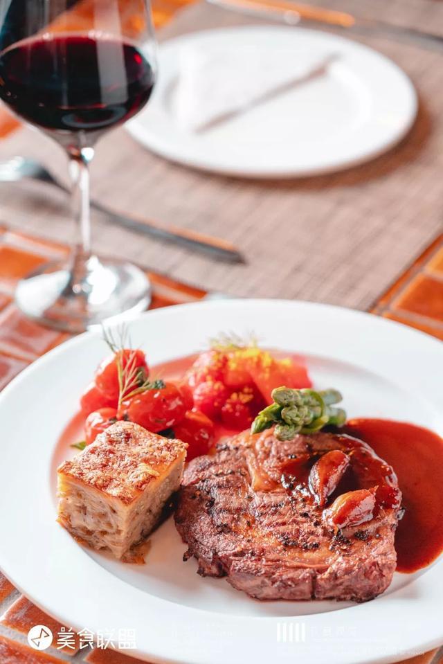 昆明这家开在76年前电影院的餐吧，手工披萨被写进国外旅游攻略