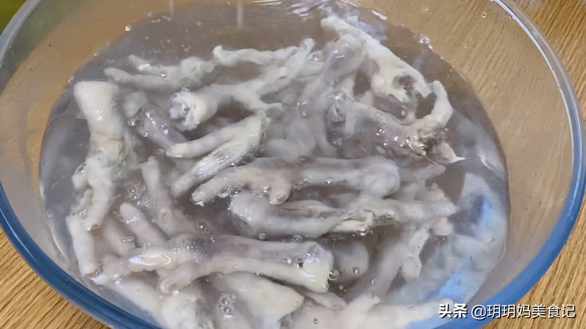 柠檬脱骨泡椒鸡爪正确好吃的做法,柠檬泡椒鸡爪最正宗的做法摆摊