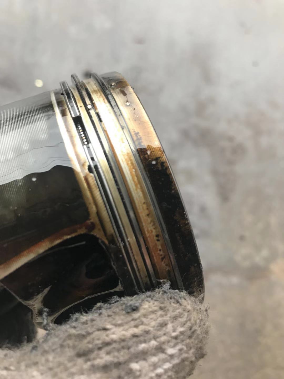 奥迪q3轿跑版烧机油吗,19款奥迪q3会烧机油吗