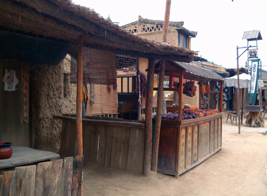 就因他的慧眼识珠，地位卑微的庶子成为了当之无愧的君王