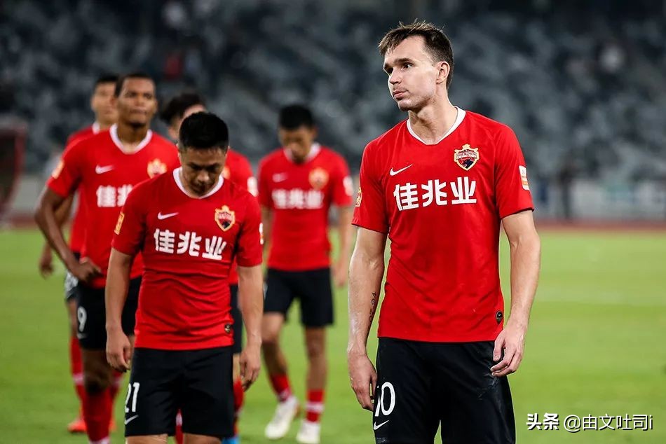 深圳足球学校学费多少,深圳足球球场要多少钱