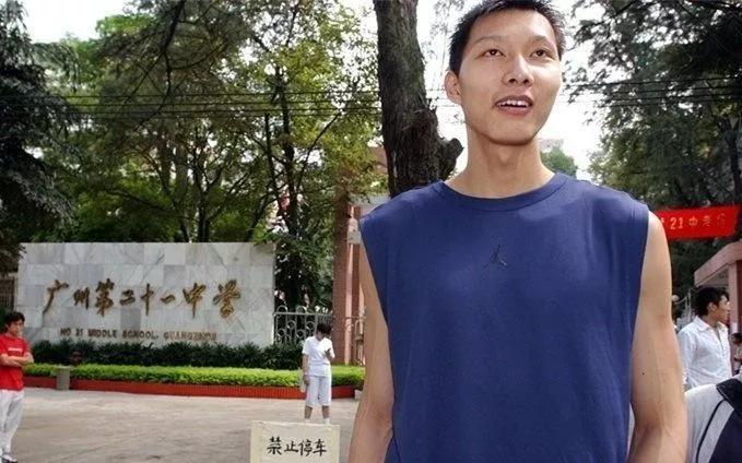 易建联(16年),顶天立地