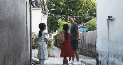 夫妻花10年打造原生态农场,夫妻打造200平花园与邻居们共赏