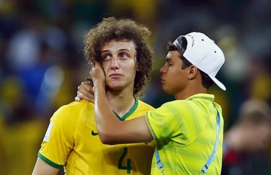 大卫路易斯究竟是什么水平的球员,大卫路易斯为什么是最差的后卫