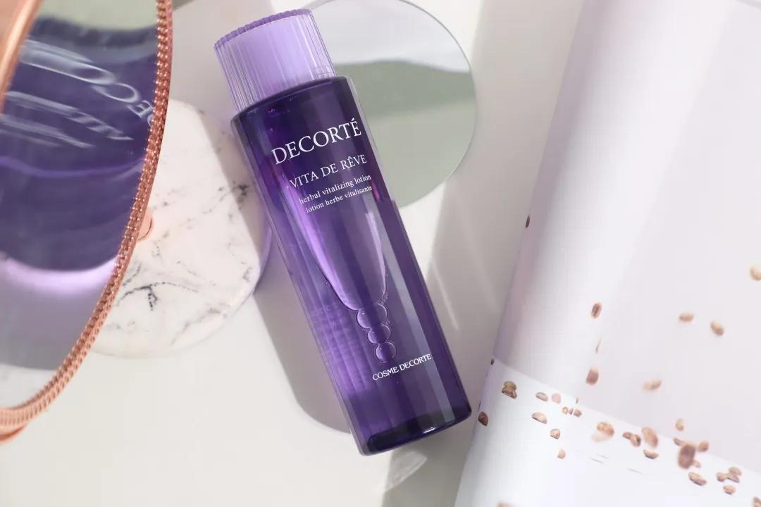 樱花水好用还是兰蔻极光水,极光水和紫苏水哪个好