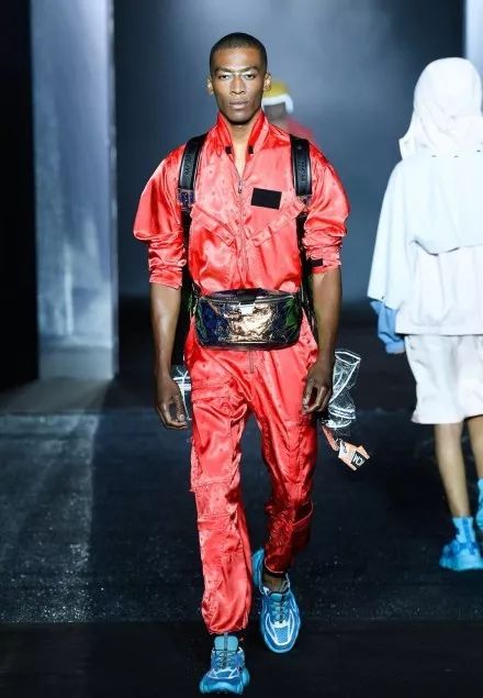 mcm为什么有的深有的浅,mc为什么喜欢奚梦瑶