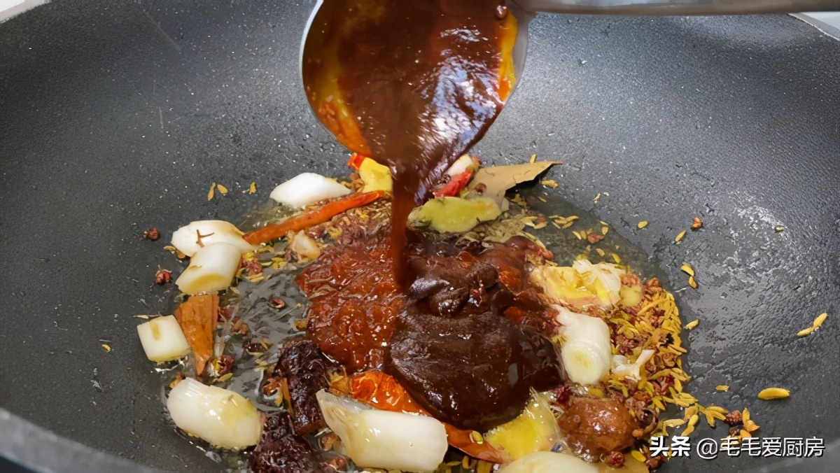 五香酱牛肉家常做法简单三步,五香酱牛肉酱香浓郁口感绝佳