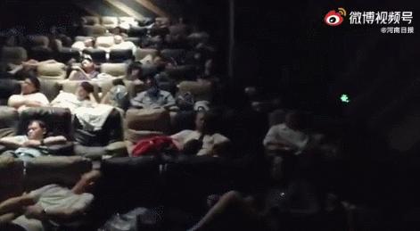 关于河南郑州暴雨的故事简短,郑州的暴雨故事简短介绍