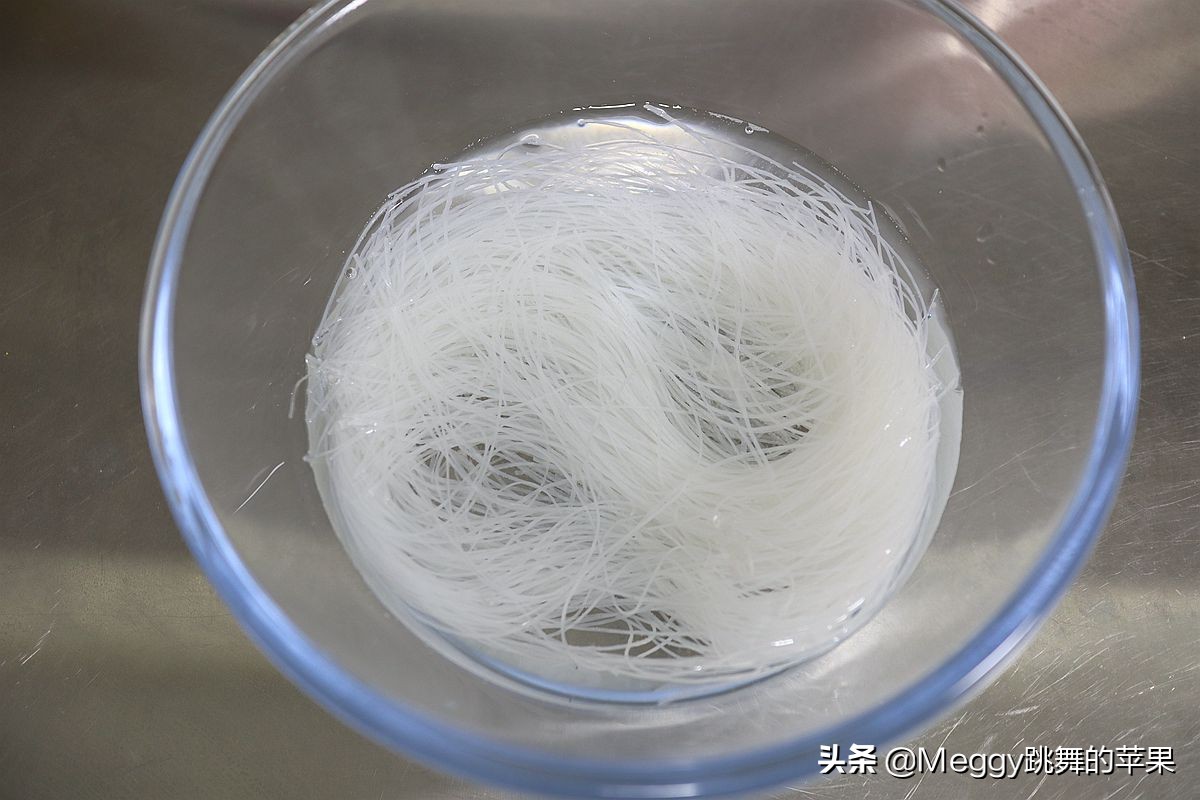 蒜茸粉丝扇贝的做法窍门,烧烤蒜蓉扇贝的做法视频教程