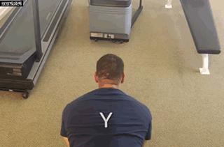 溜肩严重的明星,溜肩毁身材4招帮你改善圆肩