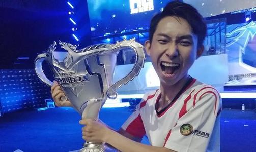 王者荣耀决赛前夕梦泪,王者荣耀总决赛梦泪重返赛场