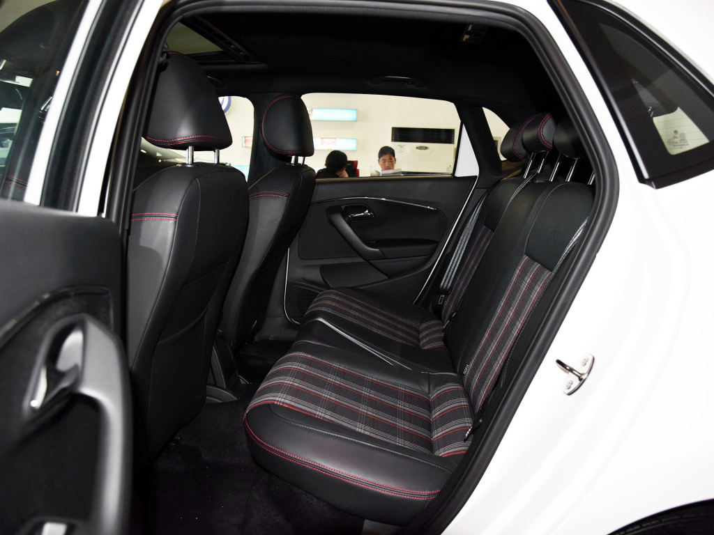 polo2016款gti1.4tsi后排,大众polo1.4tsigti质量怎么样