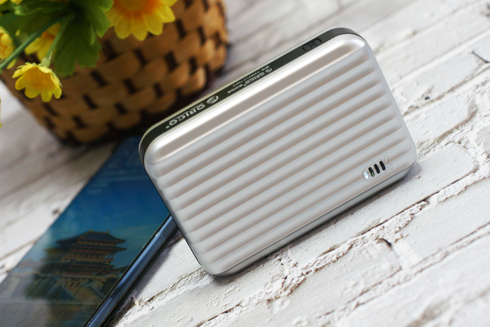 可以带上飞机的最大充电宝,长途旅行充电宝可以上飞机