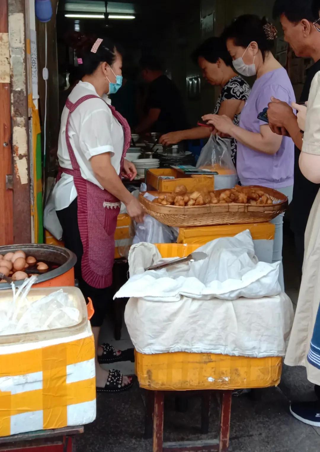 火了30年！22家藏在地铁旁的王牌小店，不用导航就能找到