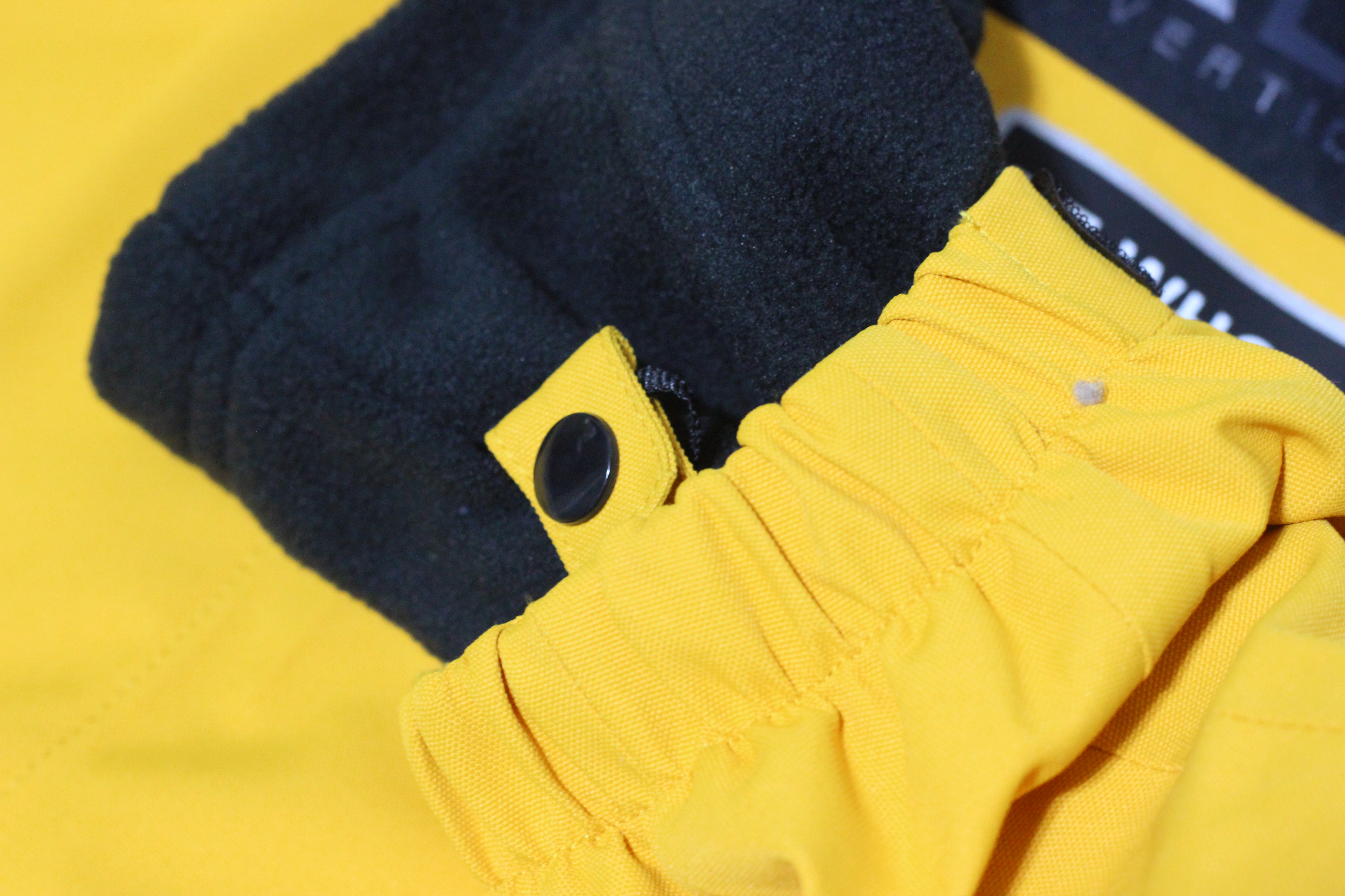 沙乐华明星同款冲锋衣,沙乐华和哥伦比亚冲锋衣哪个好