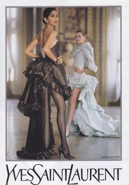 那个卖口红的YSL,教会女孩不色情的穿黑*袜丝**