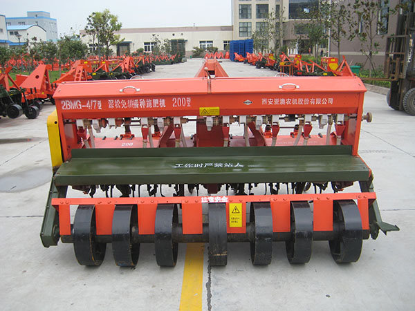 马斯奇奥气吸式玉米免耕播种机,夏播玉米播种机