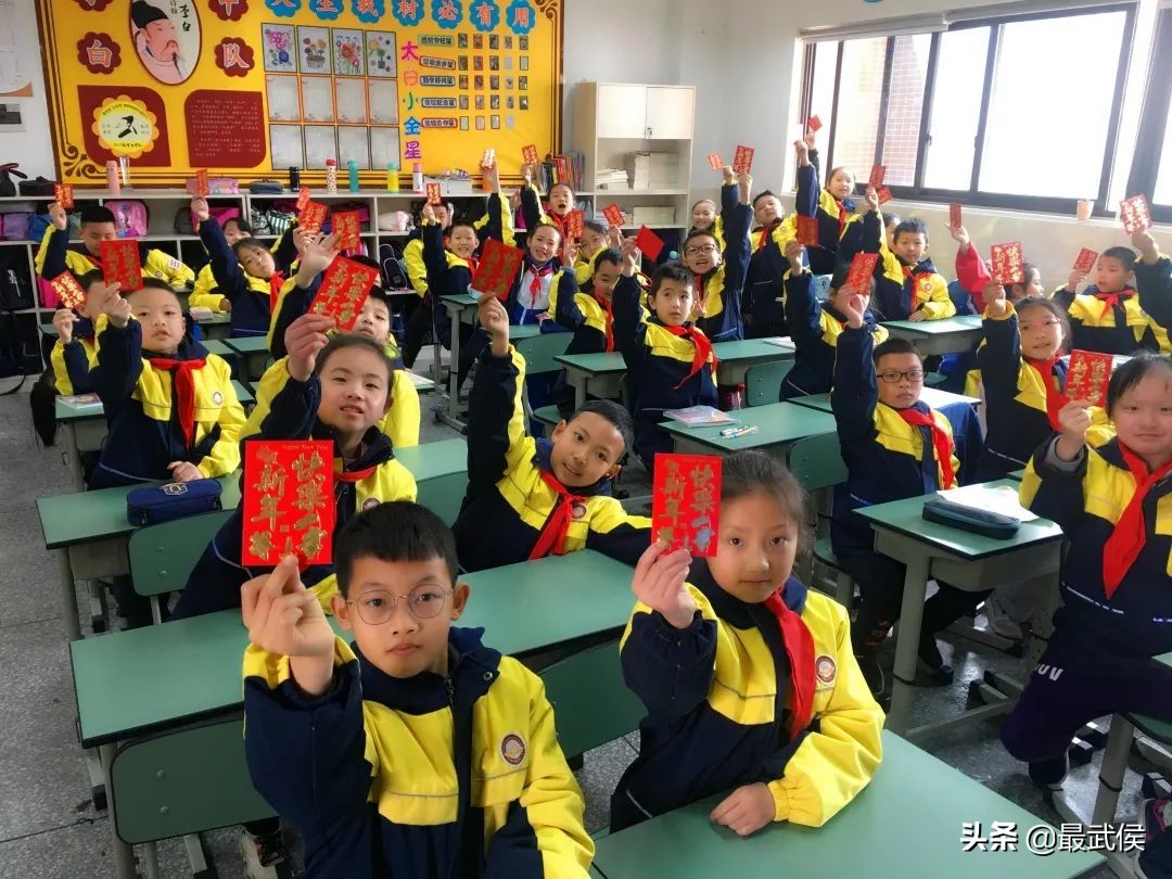 孩子开学生活步入正轨视频,开学后的校园生活