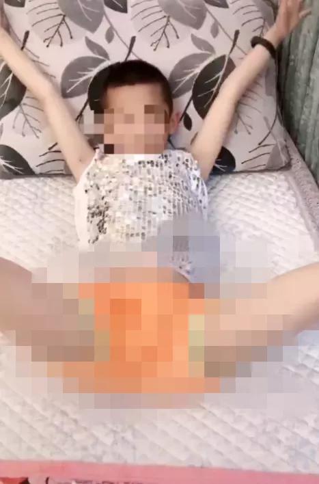 擦边球内衣照、大尺度表情包，未成年软色情成了“财富密码”？