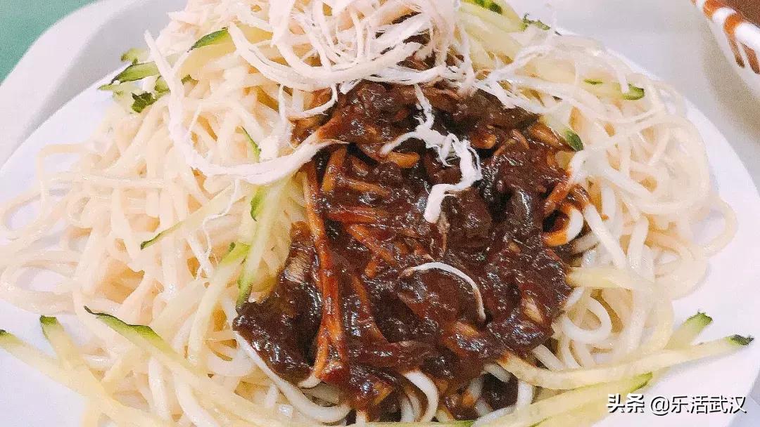 武汉美食牛肉面20块一碗,武汉好吃的老碗面