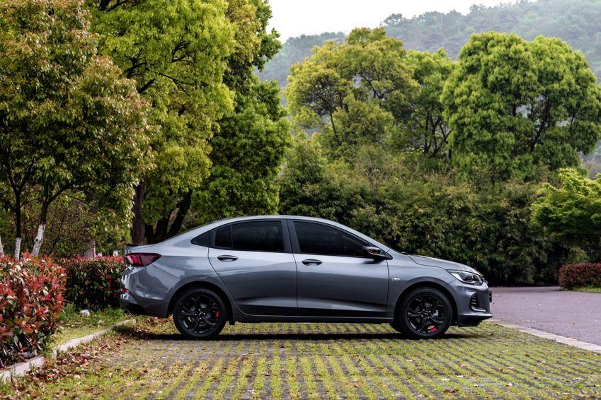 新科沃兹RedlineVS新桑塔纳，潮流和经典你选哪个？