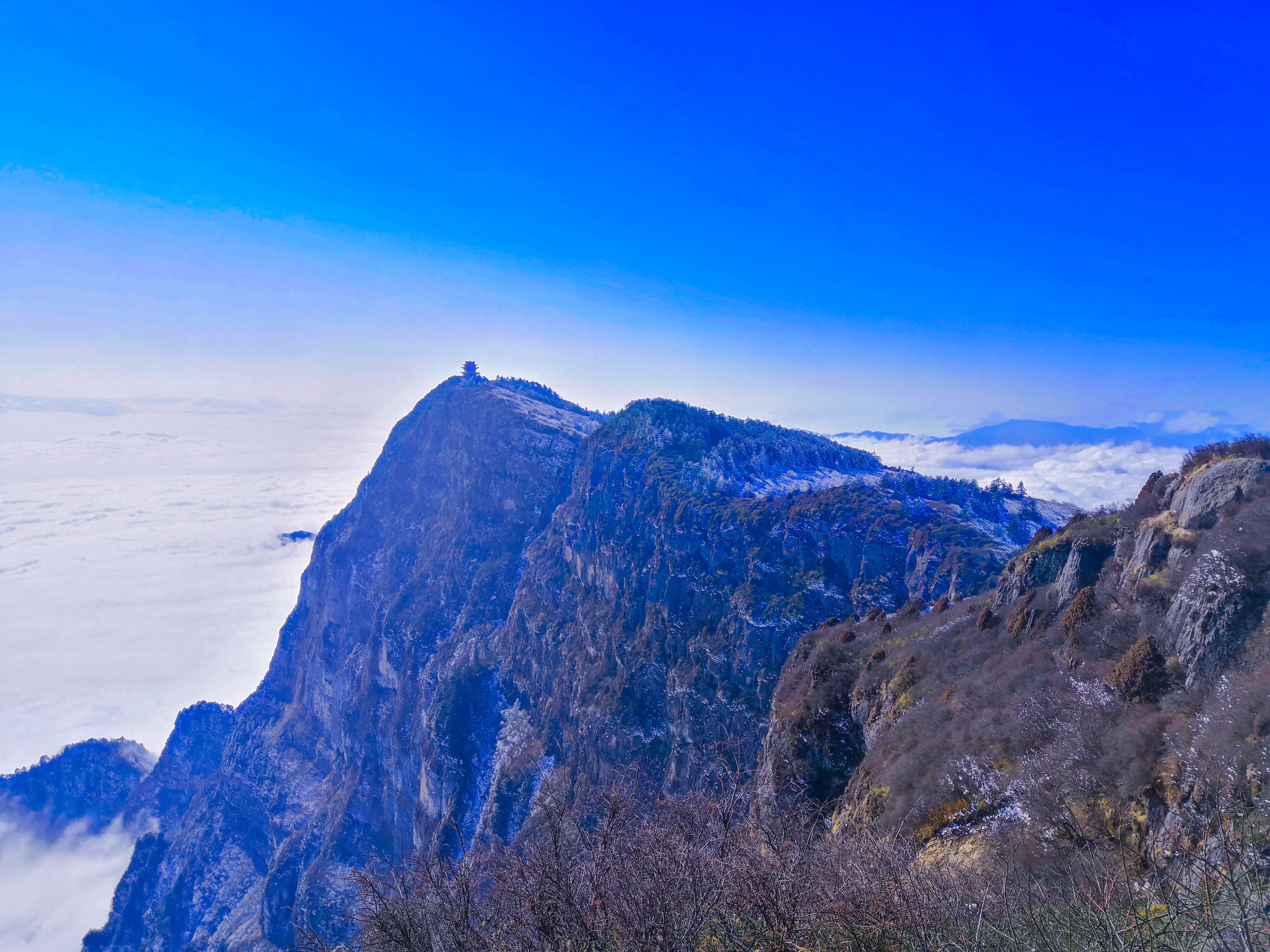 峨眉山冬雪仙境,峨眉山象城旅游