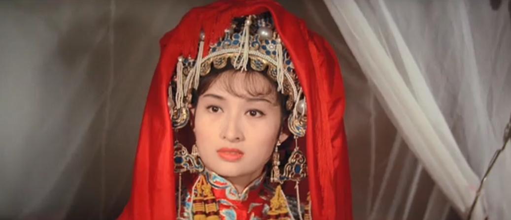 新郎嫌弃新娘长得丑不肯洞房电影,新郎以为新娘很丑不肯揭盖头