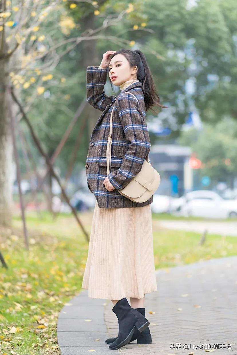 奶茶色穿上老气吗,奶茶色特别适合夏天穿搭