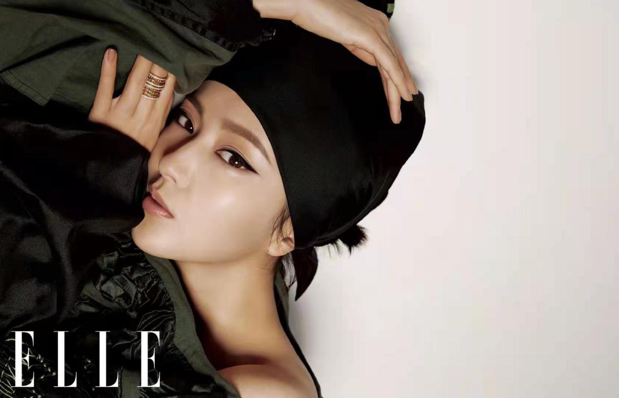 佟丽娅超短裙穿搭,佟丽娅深v礼服裙写真