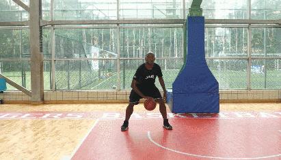 打篮球特别久还是很菜怎么办,打篮球怎么做到正确运球