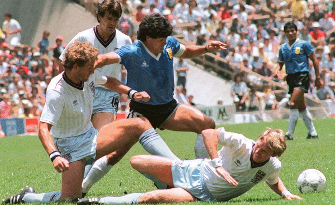 马拉多纳球王踢法,真王者