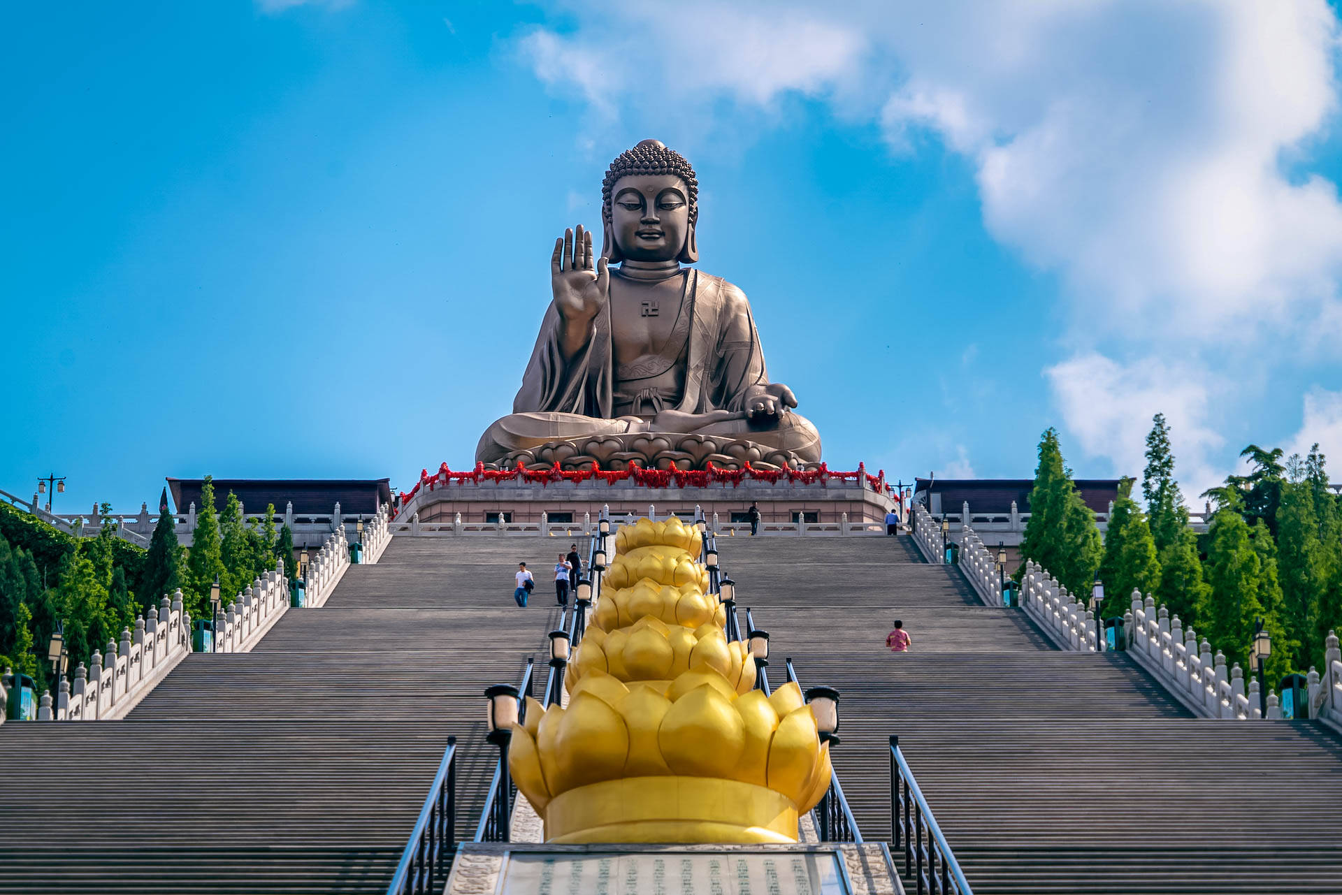 龙口锡青铜大坐佛,龙口全国第一大铜佛