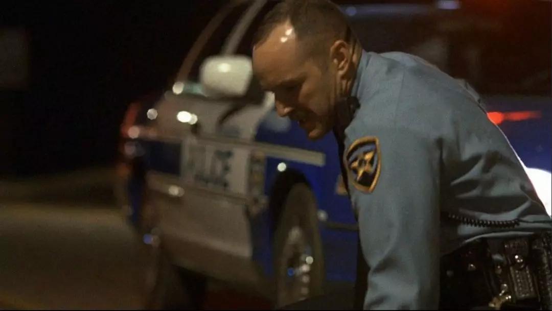 一部被低估的黑色幽默经典电影,一部极具讽刺意味的黑色幽默电影