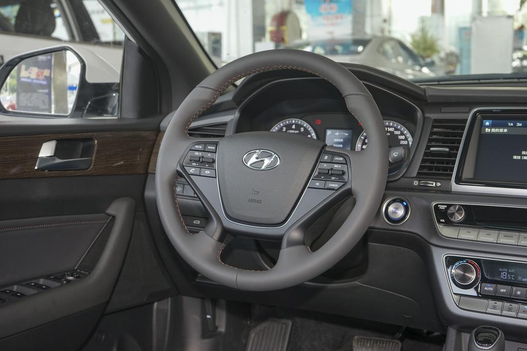 索纳塔高级感,索纳塔九舒适性