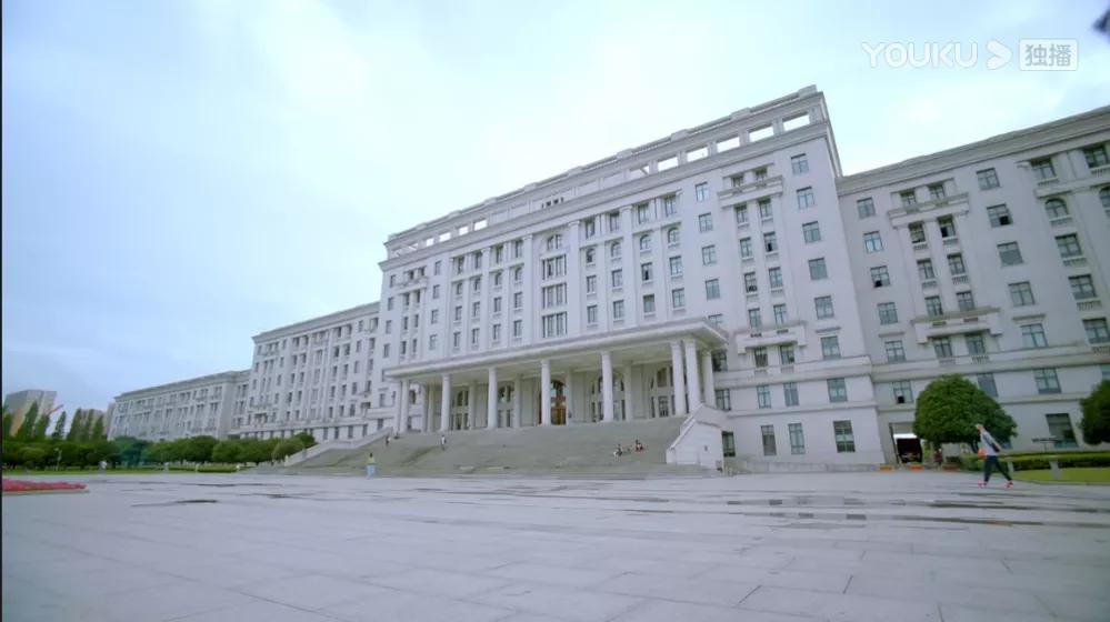 花式“虐狗”！热播剧《全世界最好的你》竟然来清水河畔“打卡”！“清水寺”的学霸们，宅家请淡定！