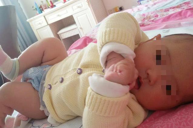 宝宝吮手指危害,宝宝吸手指上瘾