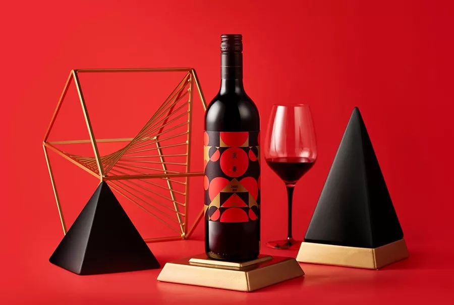 1300棵葡萄树被砍,砍掉1500亩葡萄树后利润