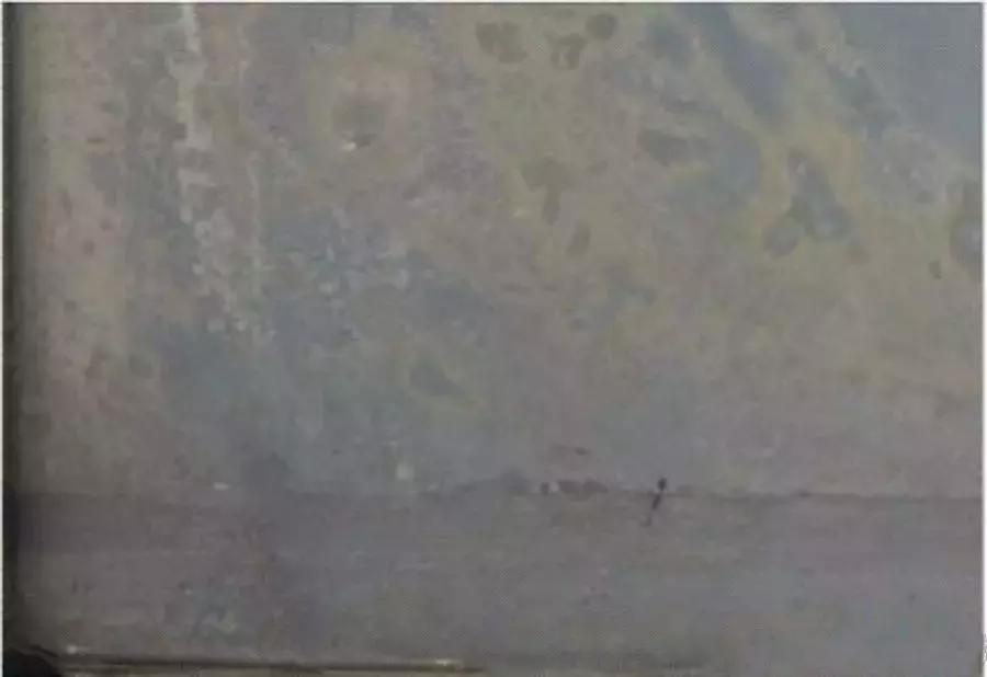 室内窗户玻璃发霉什么原因,门窗发霉有什么办法清理