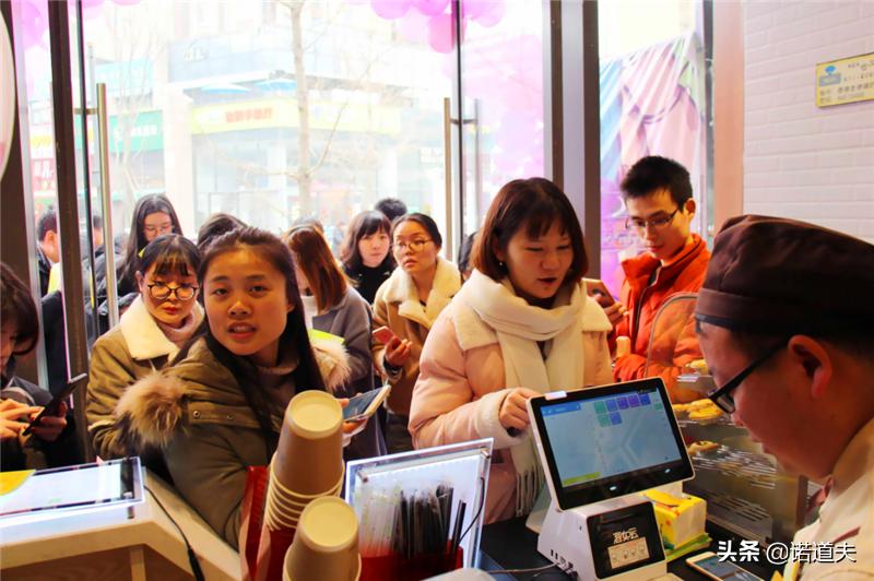 小型奶茶店有必要买果糖机吗,奶茶店需要几个果糖机