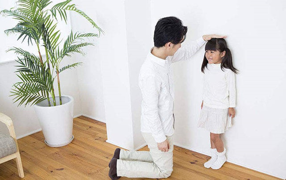 产检胎儿头大腿短是什么原因,产检胎儿腿短求解答