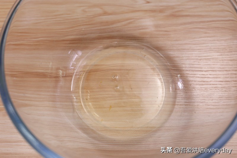 奶油纸杯蛋糕制作方法全过程,零失败的纸杯蛋糕详细做法教程