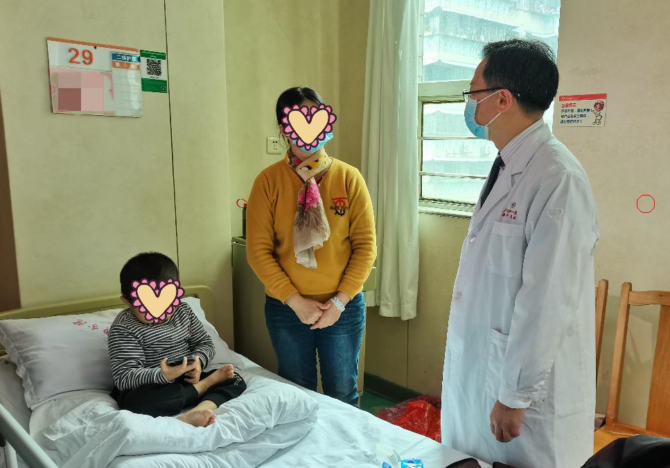 一岁多宝宝反复高烧竟跟结石有关,3岁儿童反复发烧原因