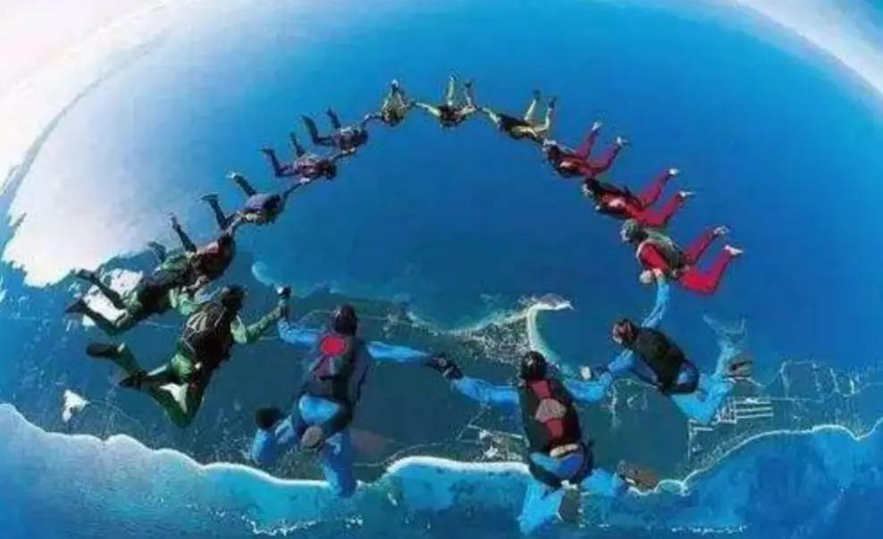 流浪地球中的小破球是什么,流浪地球弹射效应