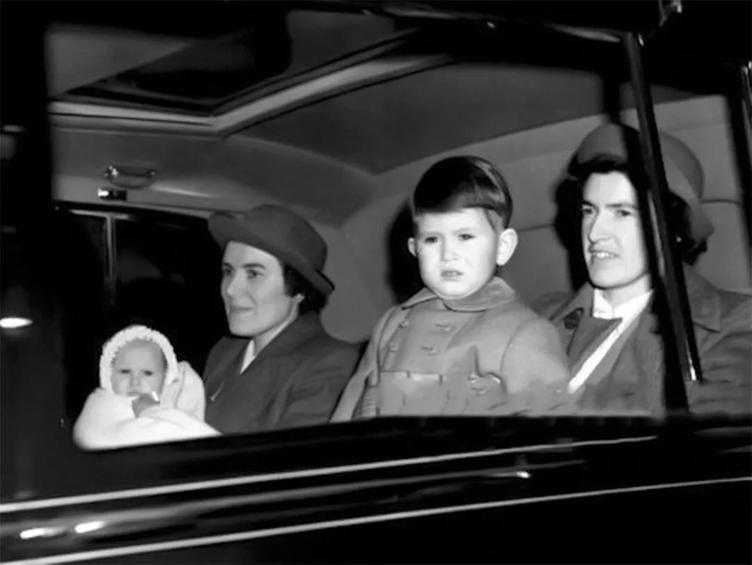 查尔斯和戴安娜的恩怨情仇,查尔斯难忘旧情为啥还要找戴安娜