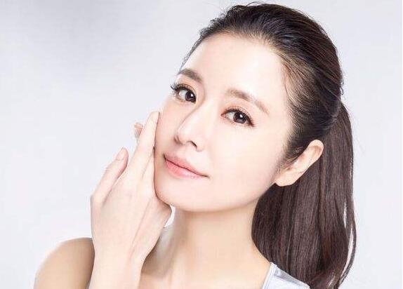 水和乳液一定都要用吗,水乳用拍的好还是直接抹好