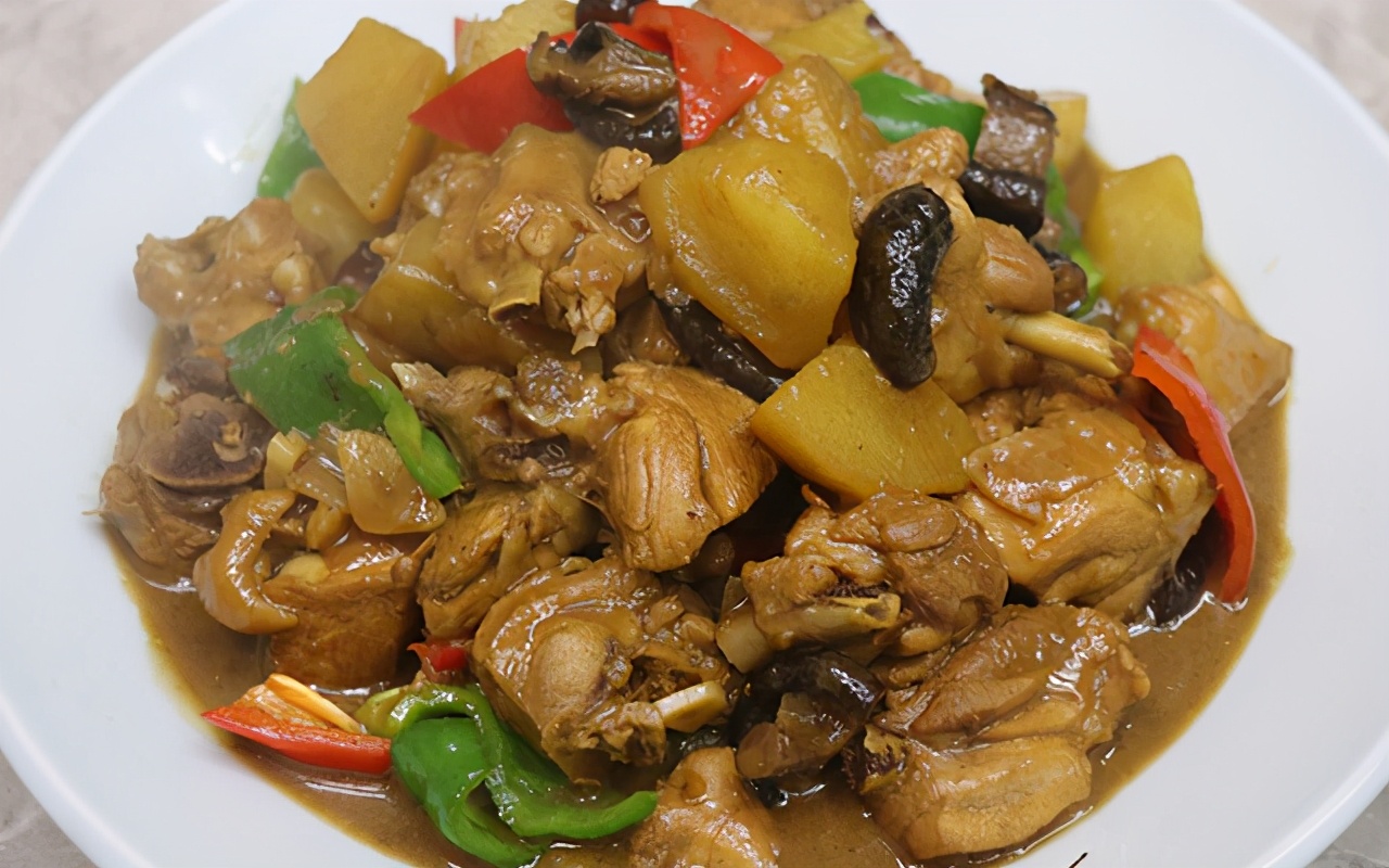 黄焖鸡最正宗的做法麻辣香锅,怎么做出来的黄焖鸡又好吃又美味