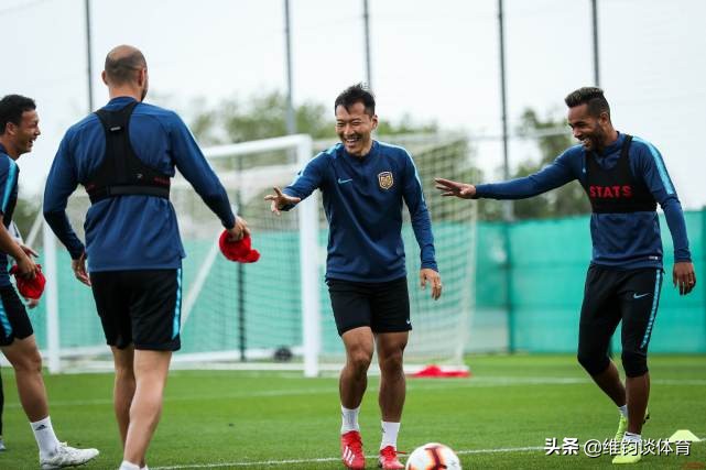 吴曦评价里皮足球,吴曦穿国足训练服